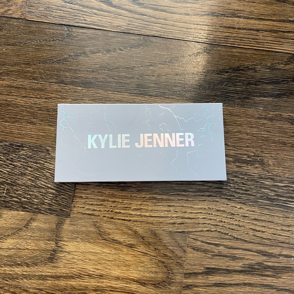 Kyle Cosmetics Storm palette